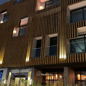 تجريد سويتس فندق الرياض