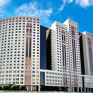 Wirgan Al Noor, Tapestry Collection By Hilton Mekke